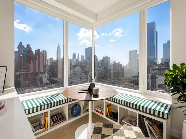 550 10th Avenue image 5 of 14