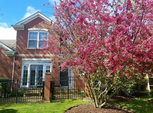 3 Lakebreeze Ct, Lake Zurich, IL 60047