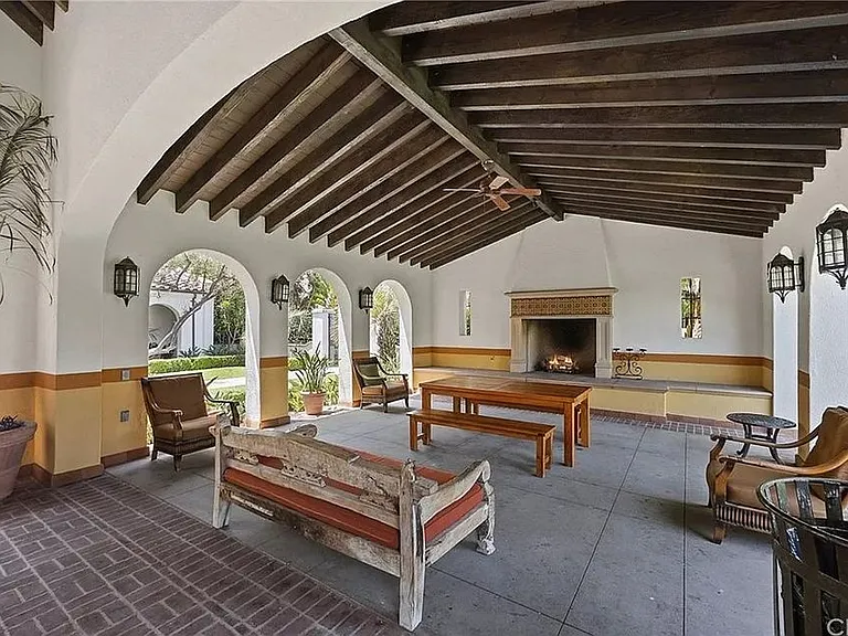 450 E Santa Ana St — Photo 24