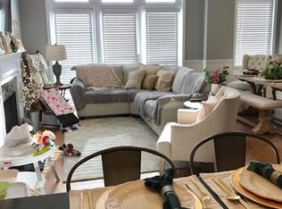 910 W Fletcher St APT 3, Chicago, IL 60657