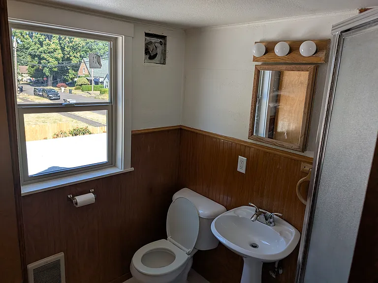 920 Hiatt St — Photo 20
