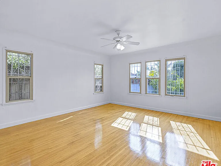 1119 S Crescent Heights Blvd — Photo 2