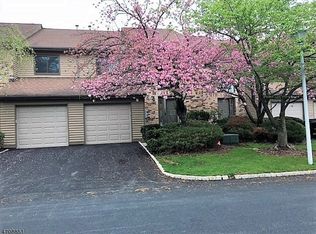 173 Castle Ridge Dr #87, East Hanover, NJ 07936