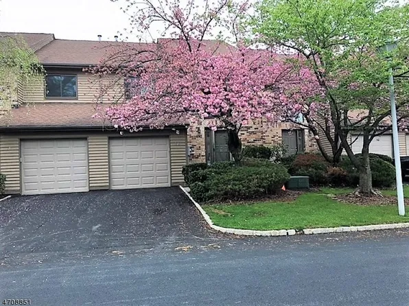 173 Castle Ridge Dr #87, East Hanover, NJ 07936