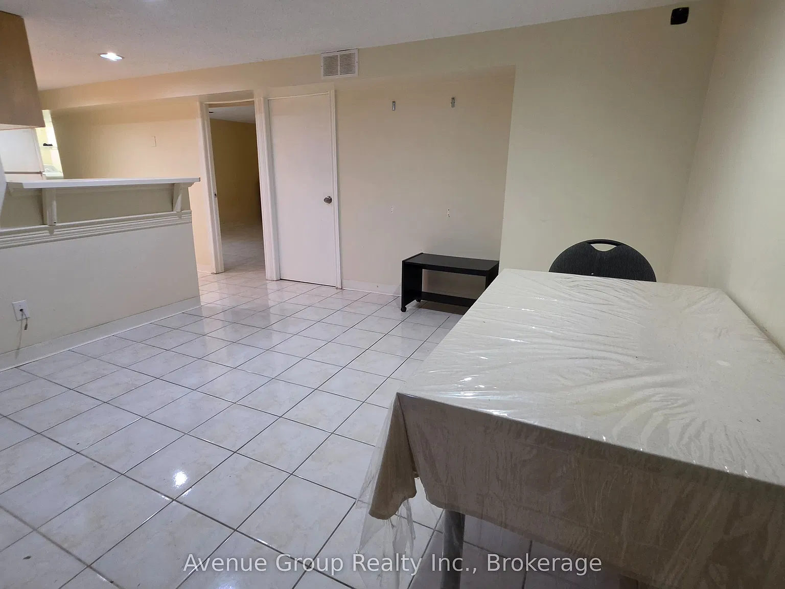 4 bed, $2,650 — Photo 4