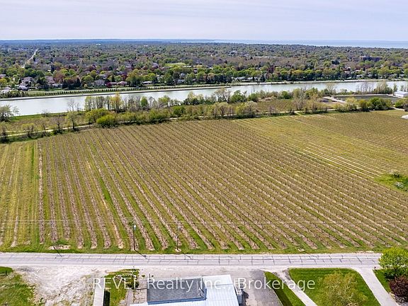 2nd image of 160 Read Rd