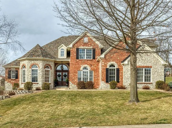 5315 Lancelot Dr, Weldon Spring, MO 63304