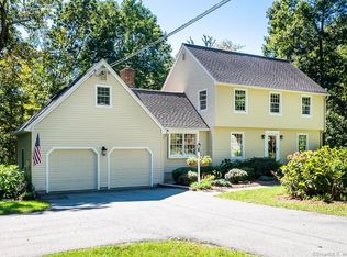 9 Oakledge Dr, Ivoryton, CT 06442