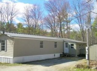 1063 Pleasant St, Webster, NH 03303