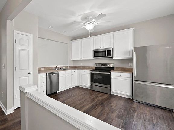 4th image of 8222 Clasara Cir