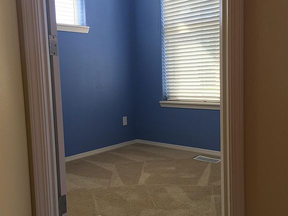 5th image of 502 NE 60th Ave