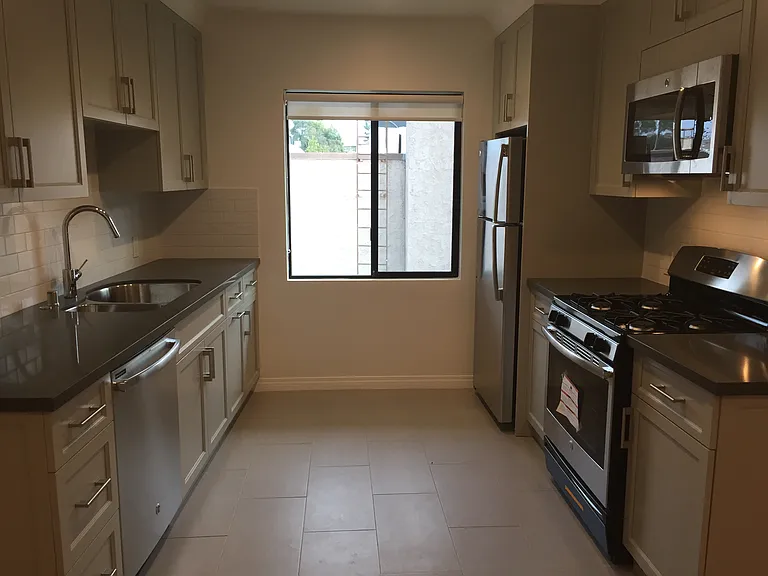 1615 Hilts Ave #7 — Photo 6