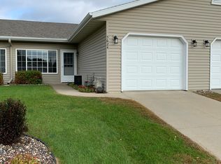 5624 White Oaks Ln NW, Rochester, MN 55901