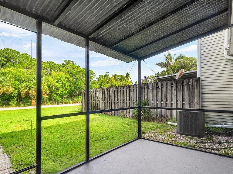 304 Georgian Park Dr — Photo 29