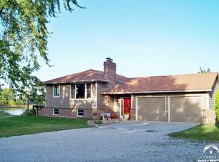 19926 McLouth Rd, Tonganoxie, KS 66086