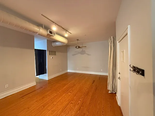 404 N Laurel Ave #5 — Photo 4