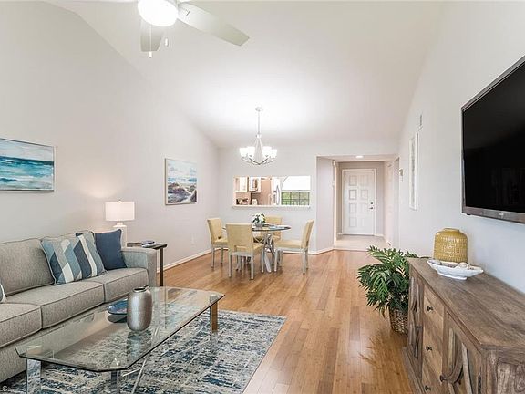 4th image of 265 Deerwood Cir #15-12