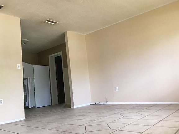2nd image of 2042 Eloise Cir