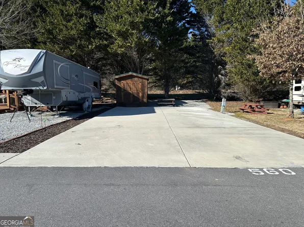 560 River Vista Dr, Dillard, GA 30537