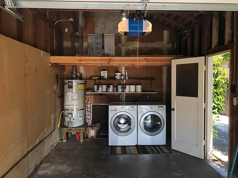 969 Rose Ave — Photo 3
