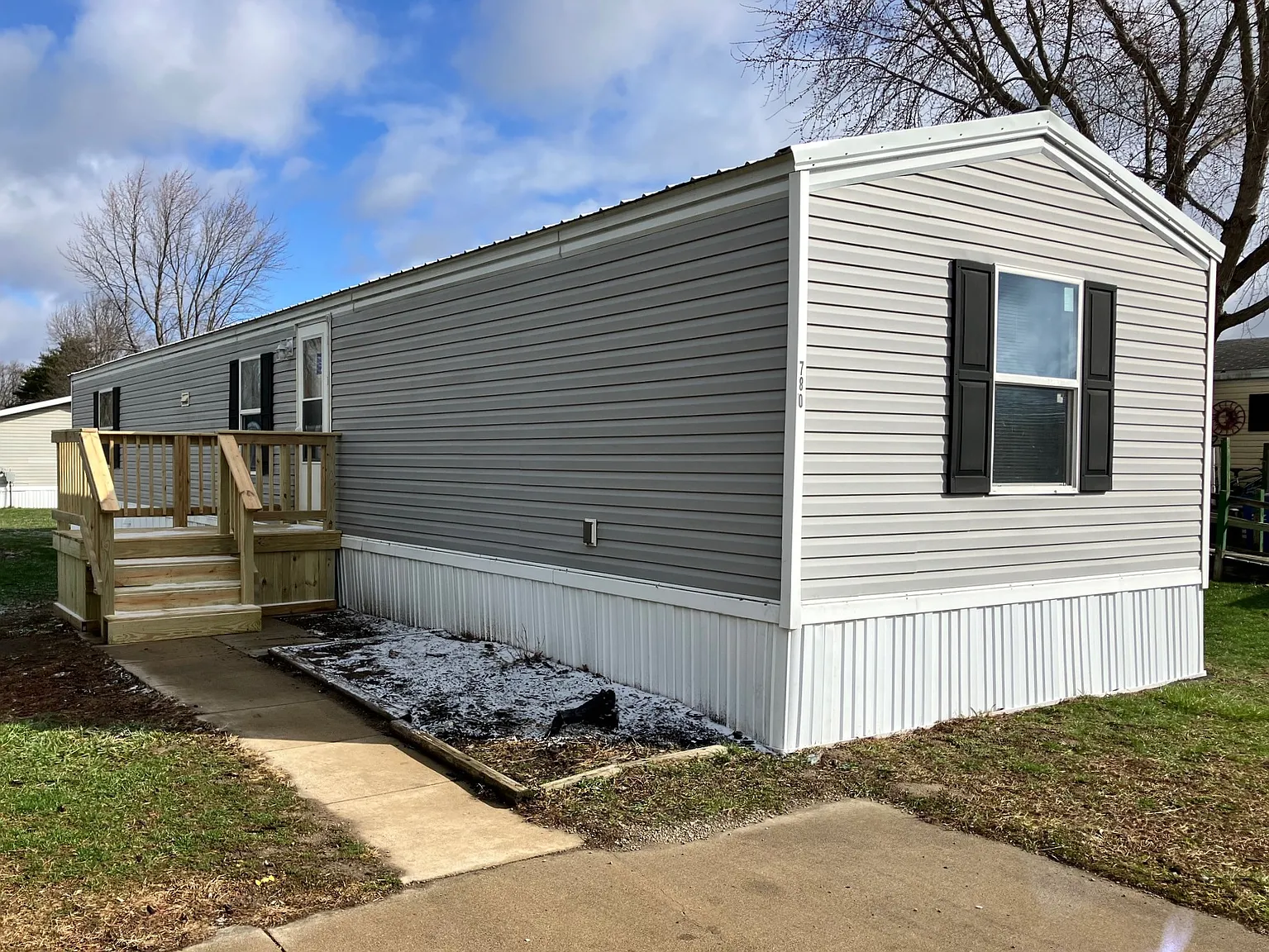 780 Cherrytree Ln photo 1