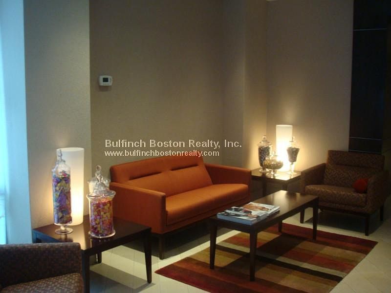 2nd image of 26 Exeter St #905