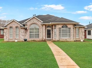 901 Moore St, Cedar Hill, TX 75104