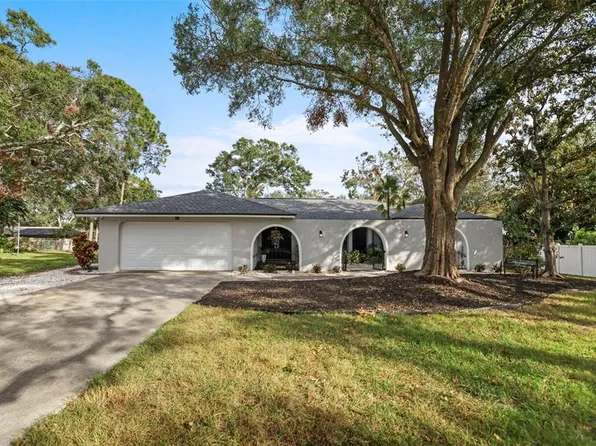 20 Oakwood Ct, Palm Harbor, FL 34683