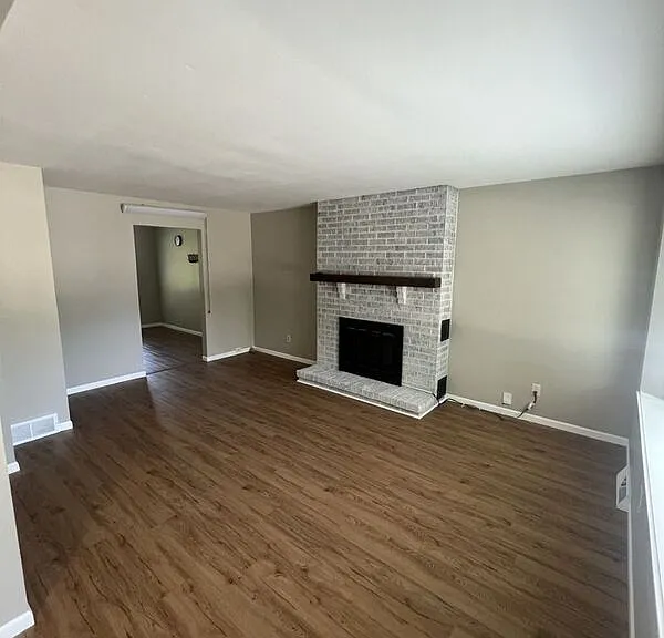 549 11th Ave — Photo 3