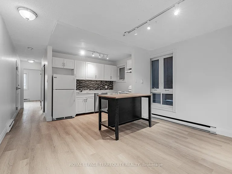 41 Summerhill Ave #2 — Photo 8