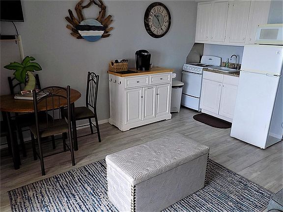 5th image of 3938 Surfside Blvd Unit 1220