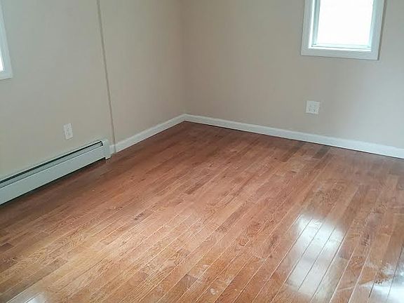 2nd image of 10761 164th St