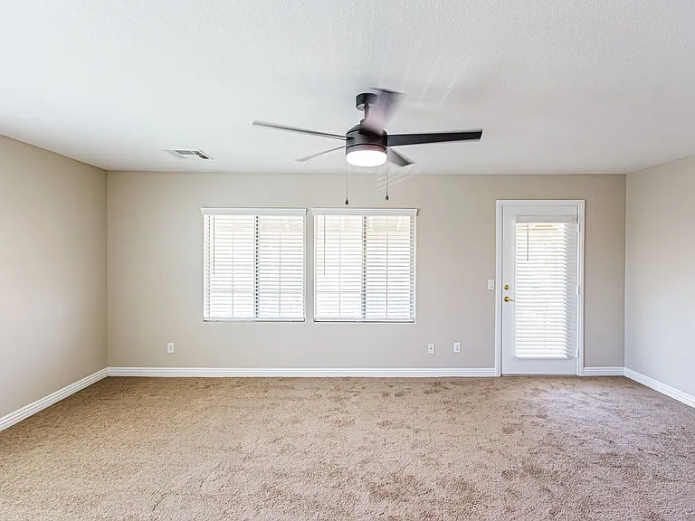 8018 Retriever Ave — Photo 20
