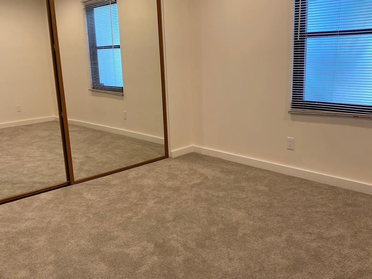 455 1/2 Retaheim Way — Photo 4