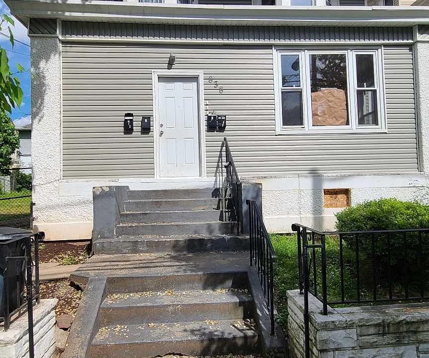 1st image of 838-840 S 12th St