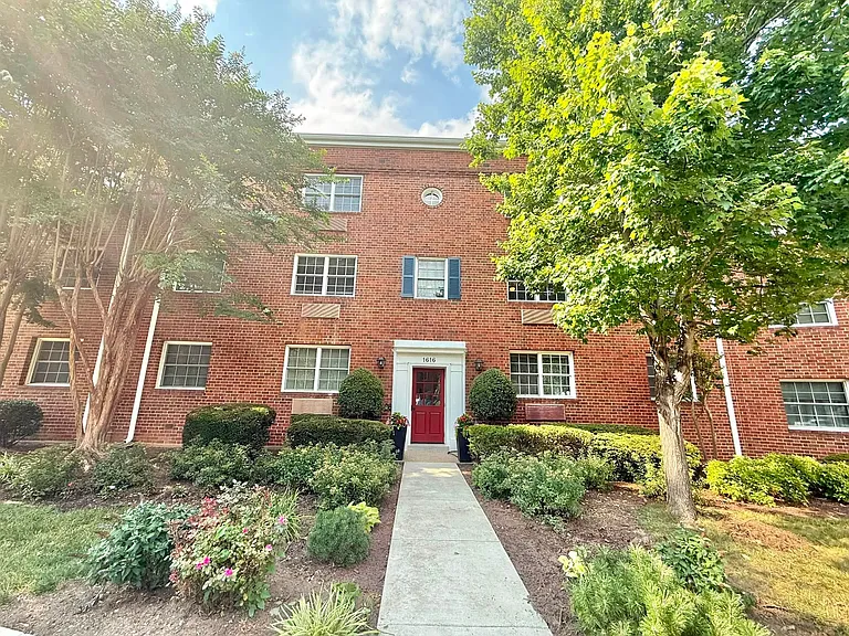 1616 W Abingdon Dr #202 — Photo 22