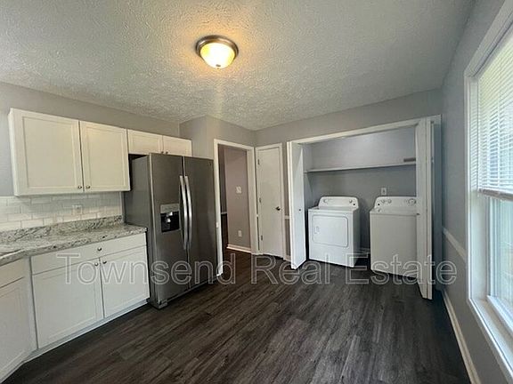 4th image of 5831 Waters Edge Dr