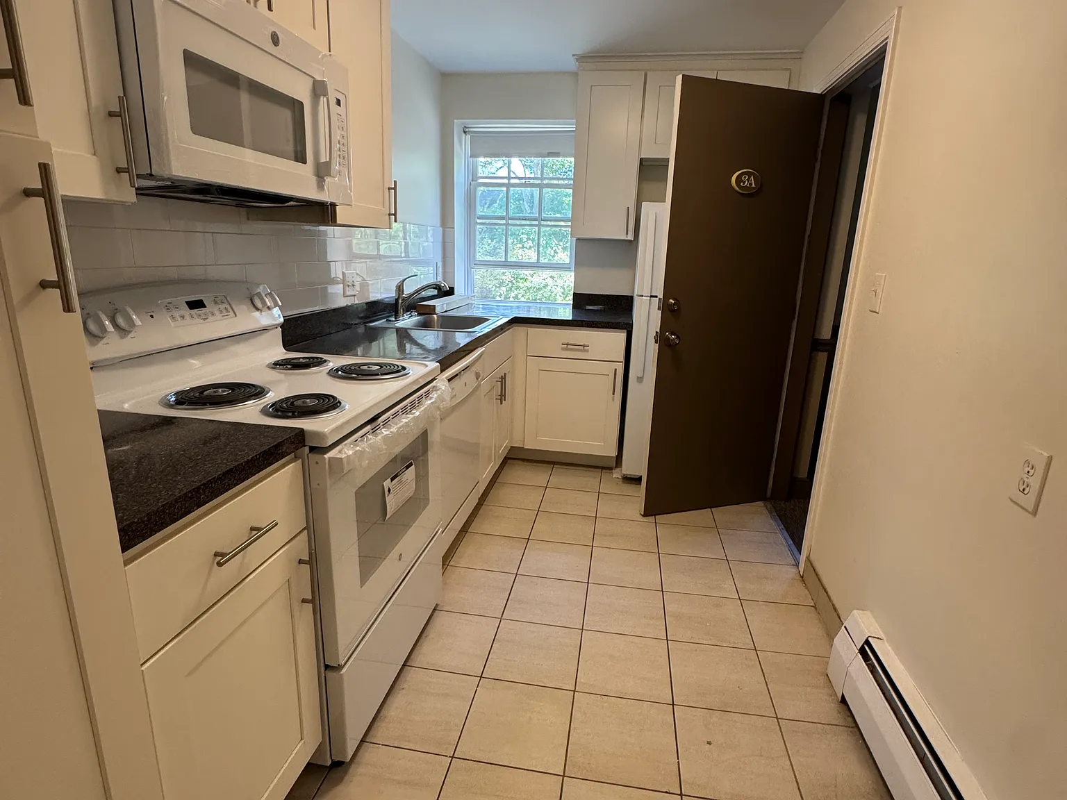2 bed, $2,775 — Photo 3