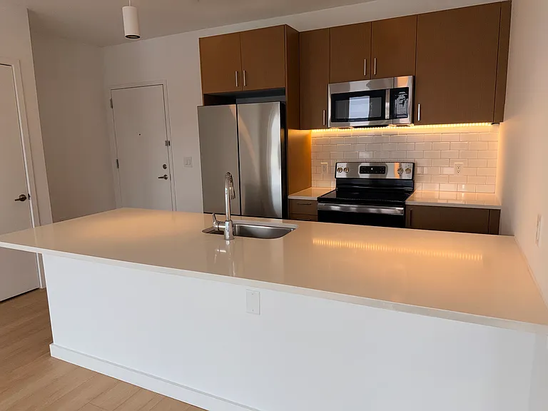 1008 South Ave #401 — Photo 6
