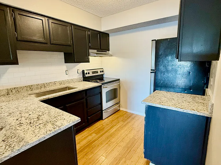 1207 S Quaker Ave #201 — Photo 5