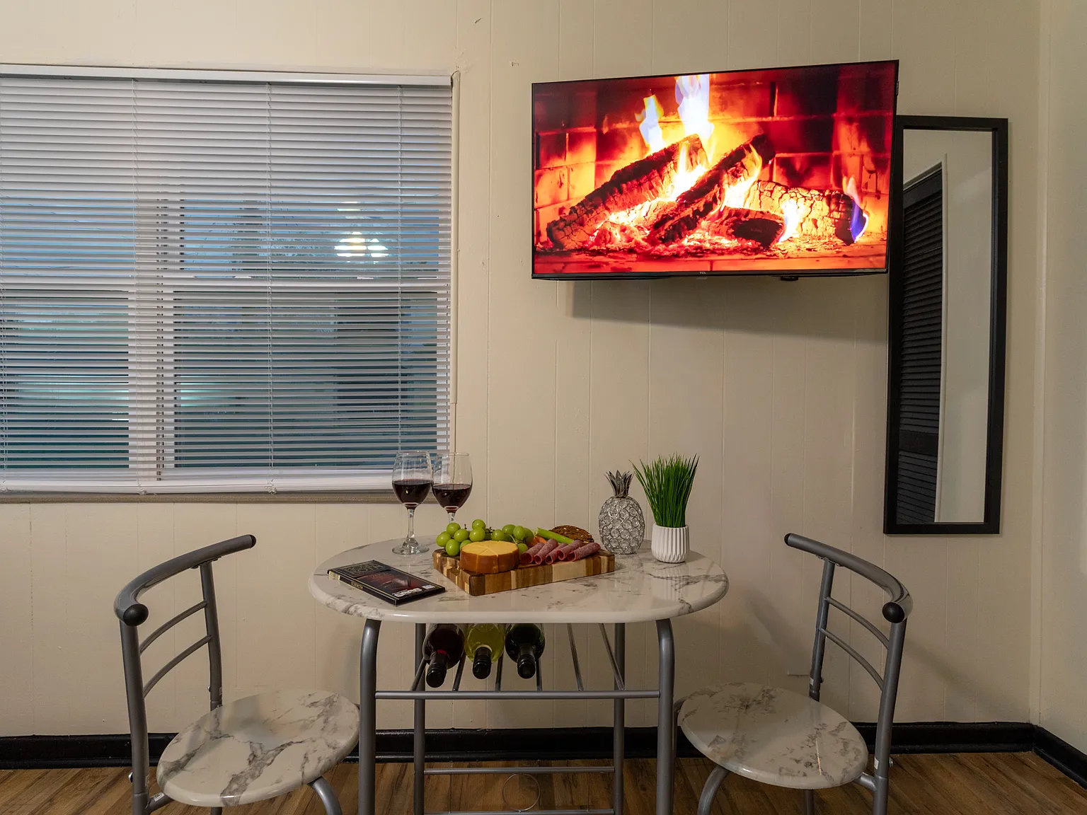 4 bed, 1350 sqft, $1,350 — Photo 4