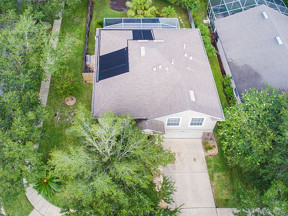 3rd image of 18902 Wintergreen Pl