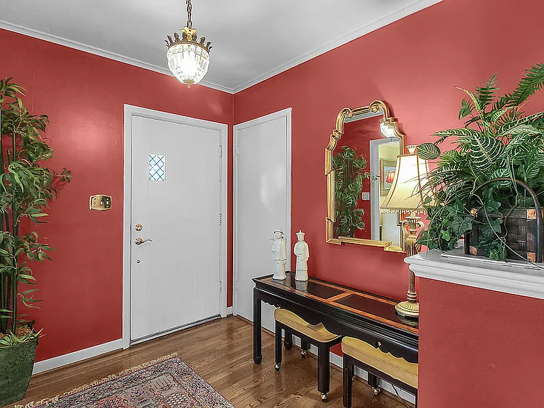 4637 Oakview Dr — Photo 4