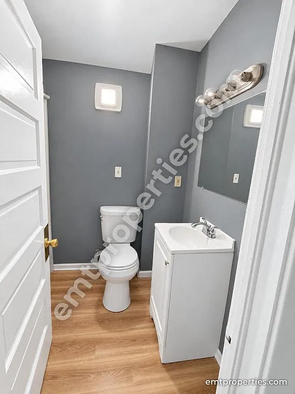 1119 east river st — Photo 2