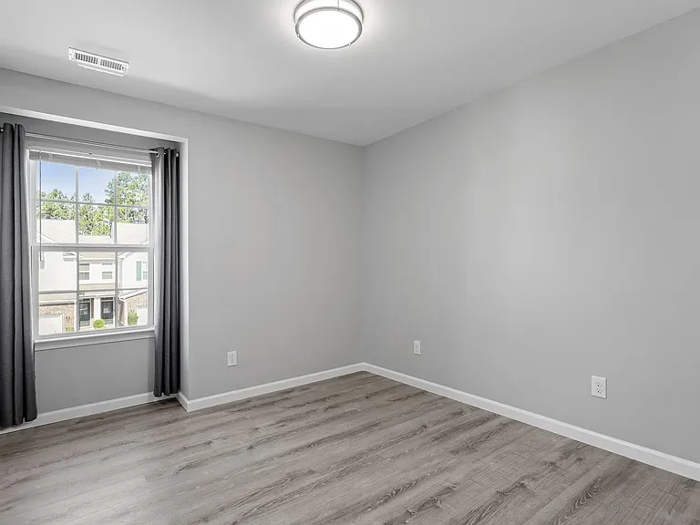 1424 Glenwater Dr — Photo 18