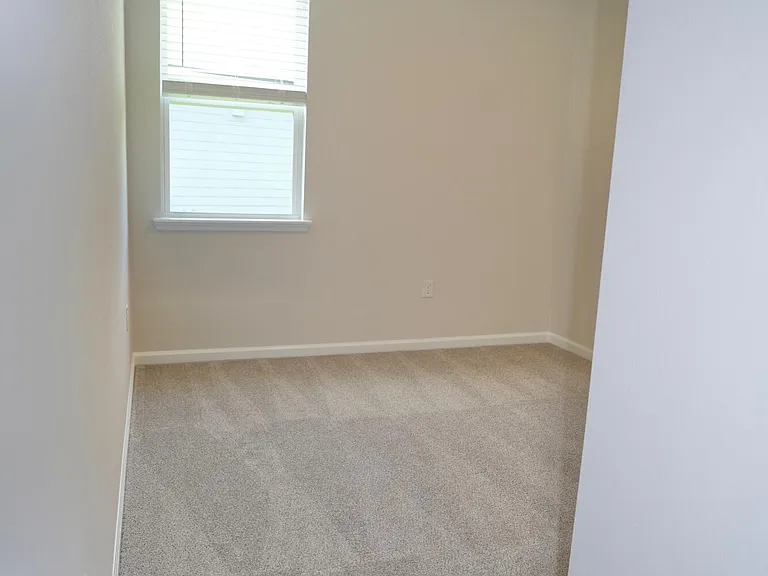 308 Spruce Hill Point — Photo 8