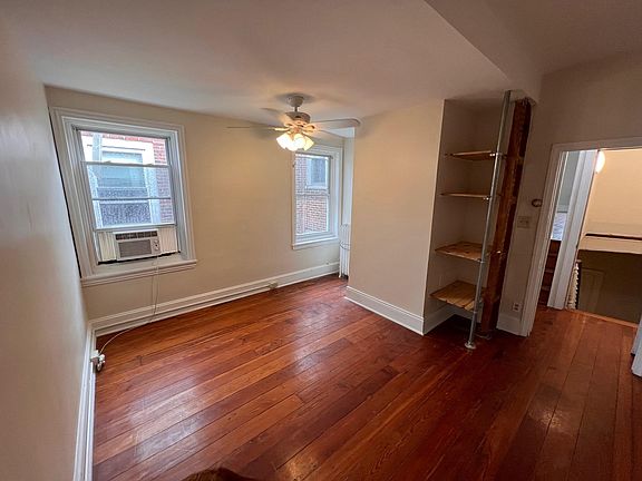 Middle room for living room, office or bedroom