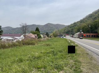 966 Midland Trl, Smithers, WV 25186