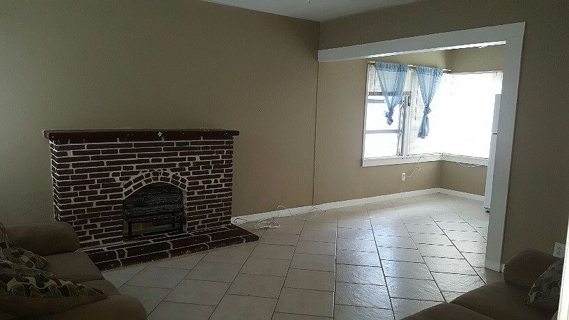 2nd image of 1215 SW 3rd Ave