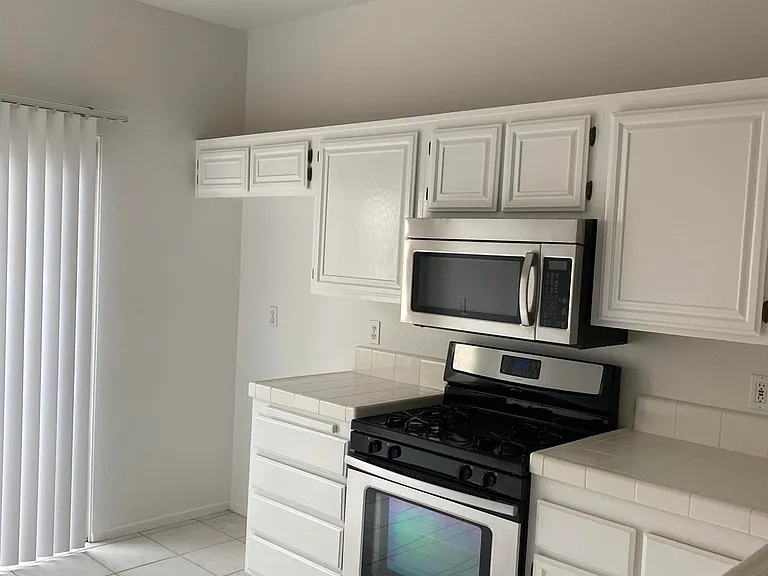 5473 Spanish Oak Ln #B — Photo 7